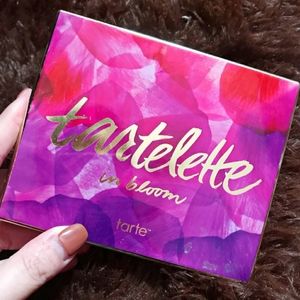 Tarte and Yves Saint Laurent eyeshadow palettes bundle